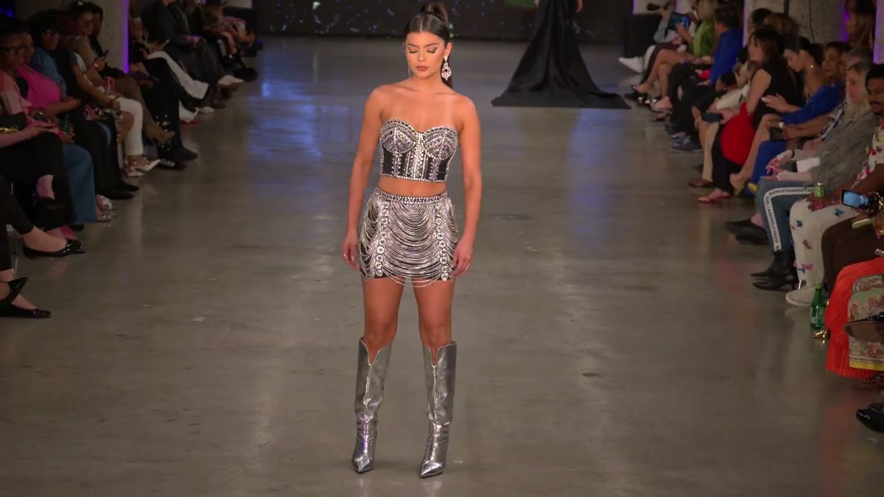 Giannina Azar Runway Fashion Show @artheartsfashion LAFW Look #16