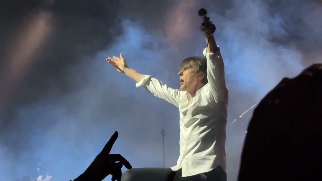 Suede - 🎵 Disintegrate - Antidepressants Tour - Cliffs Pavilion - 20 February 2026