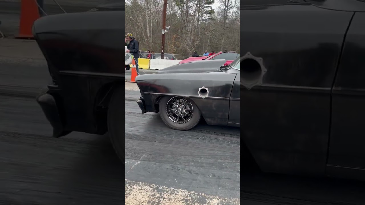 Drag racing station wagon