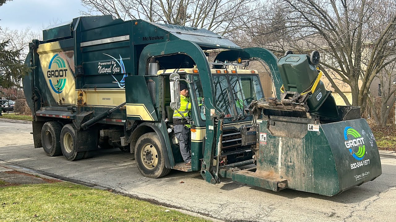 Groot 3198 Mack LEU McNeilus Pacific Curotto Can Garbage Truck