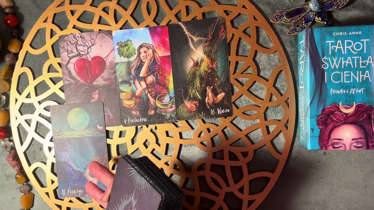 masz wiadomość KTO DO CIEBIE IDZIE W MIŁOŚCI ❤️ #wróżba #wróżba #tarotreading #tarotcards