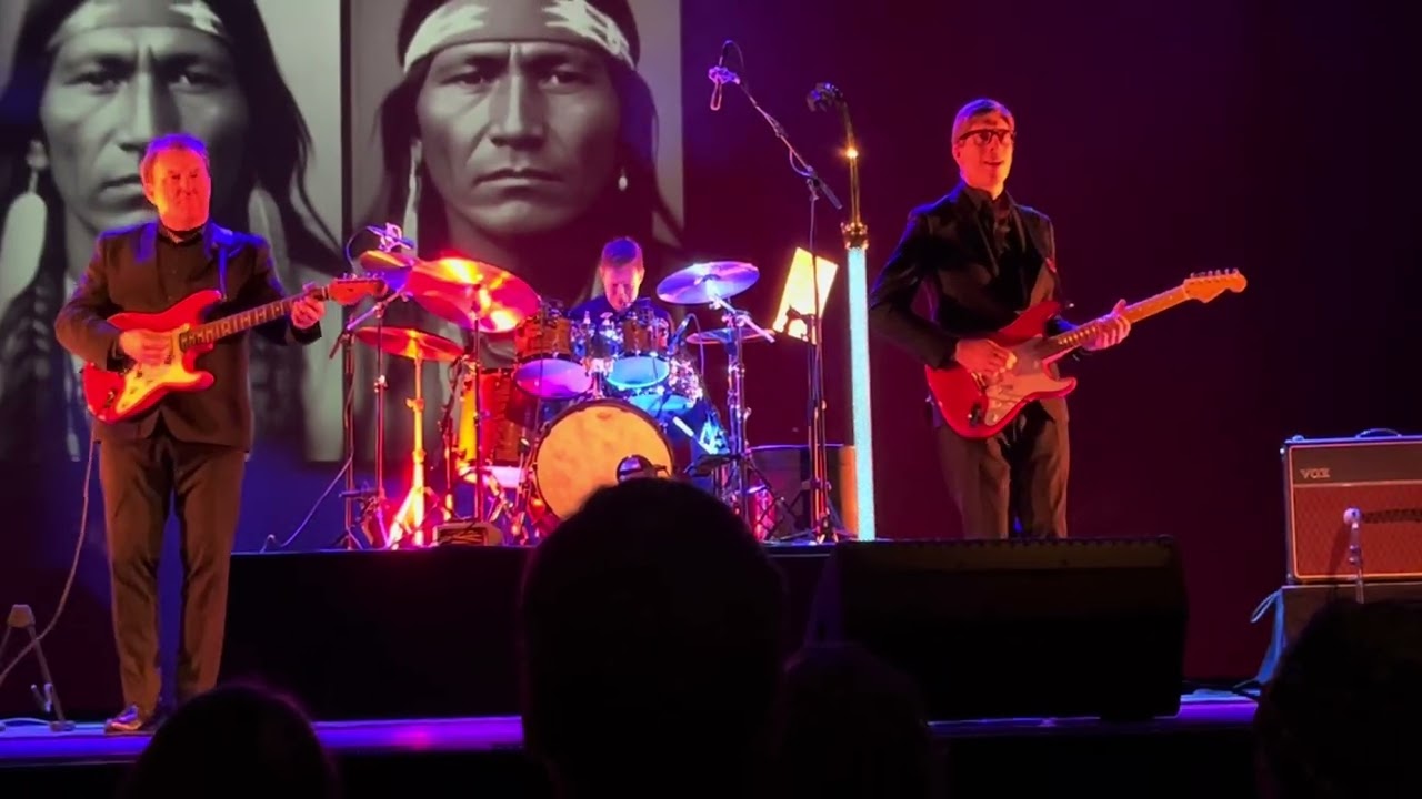The undercover shadows - Apache Markant theater Uden