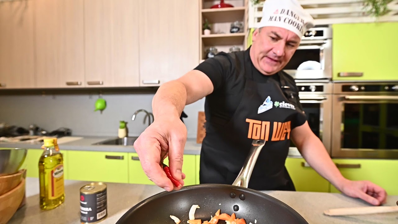 Гречка с тушенкой
