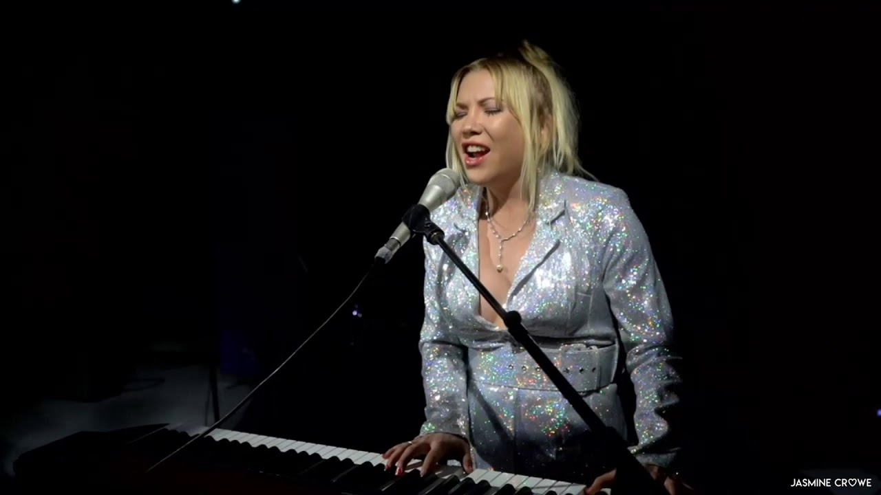 Jasmine Crowe - Purple Heart (LIVE | @bandsintown 12/16/20)