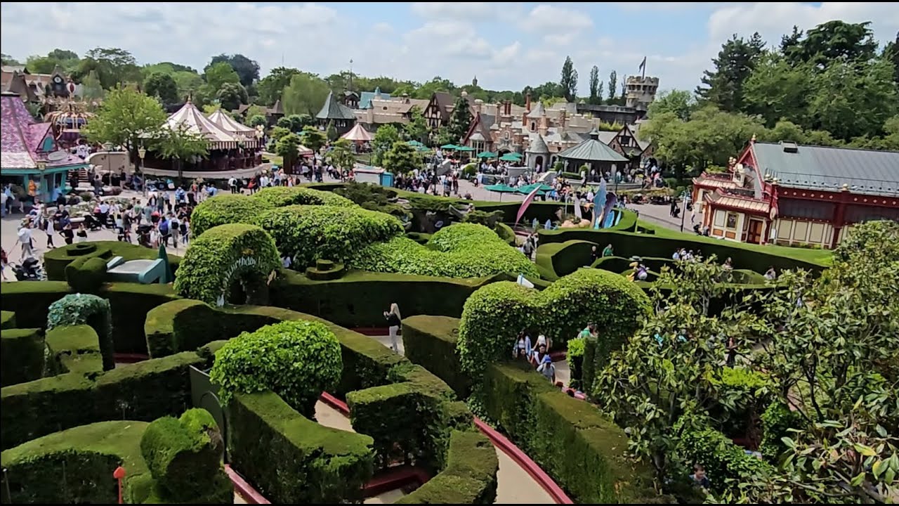 Walking through Disneyland Paris | Part 1