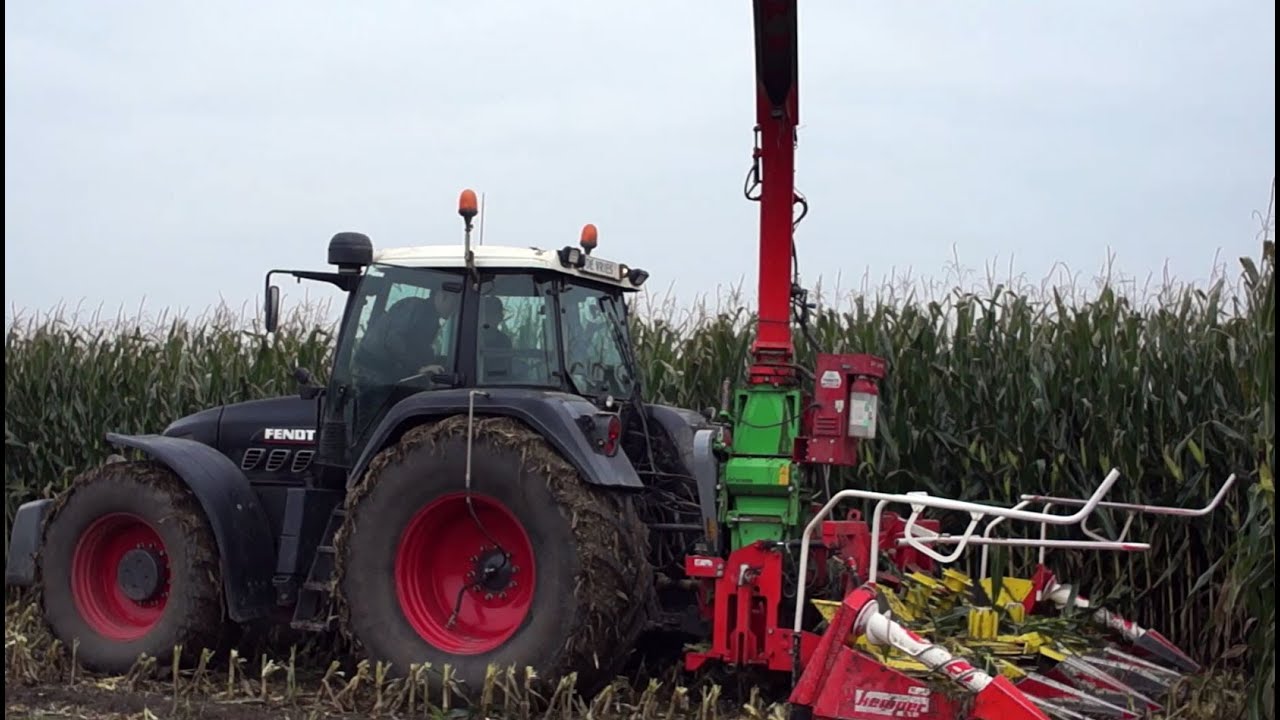 Achteruit 6-rijen maïs hakselen met de tractor - AgriTraderTV #9