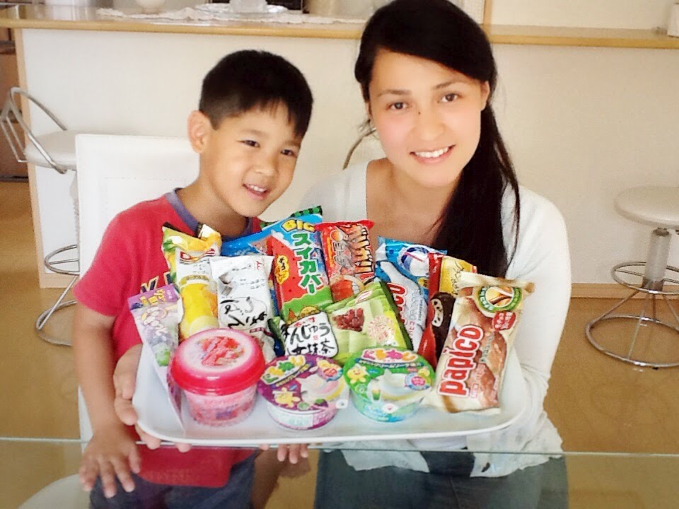 Experimentando vários sorvetes  do Japão diferentes inclusive de feijão -By Angela Inoui