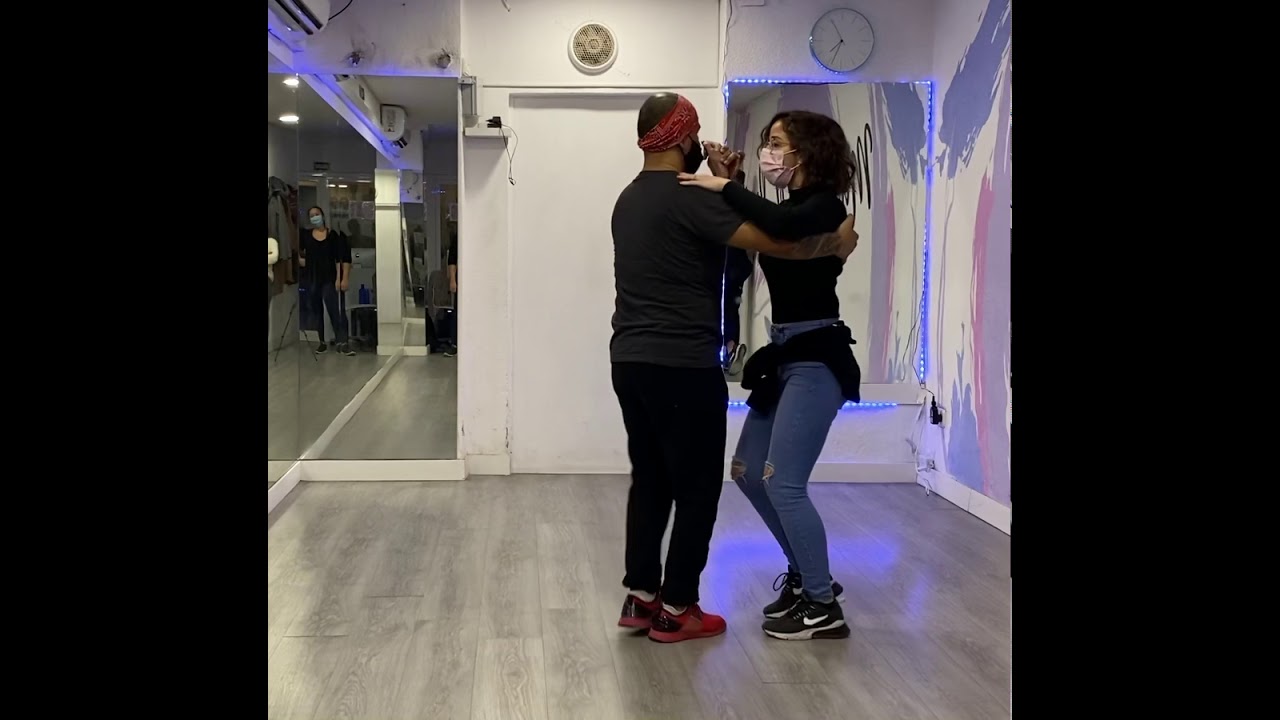 Salsa en Barcelona by Guille Santa Cruz