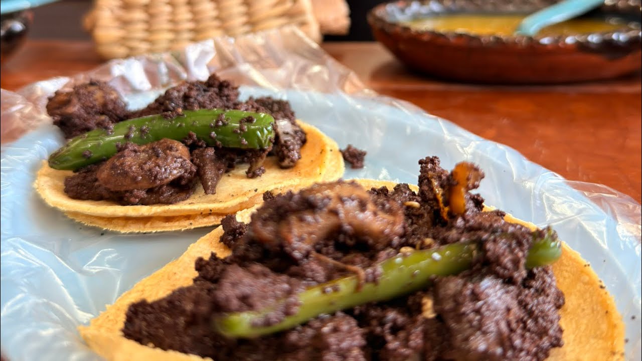 Unos ricos tacos de Soricua en el Mercado de Pátzcuaro 