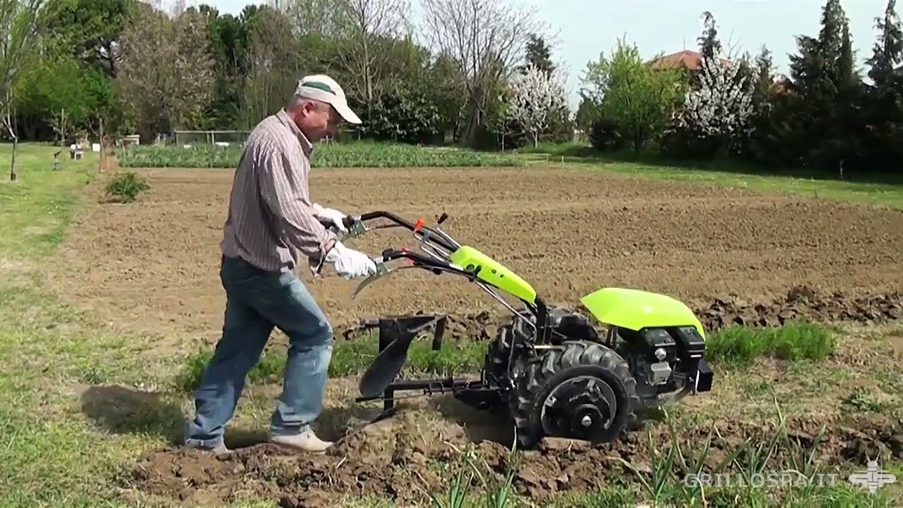 Grillo G 85d - Motocoltivatore con aratro voltaorecchio / walking tractor with turn-wrest plough
