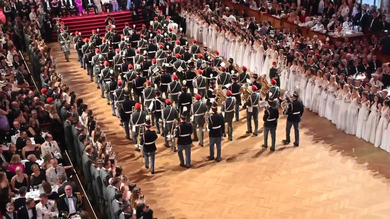 Banda dell'Esercito Italiano und die Gardemusik Wien. Mehr auf SCHNAPPEN.AT, https://schnappen.at