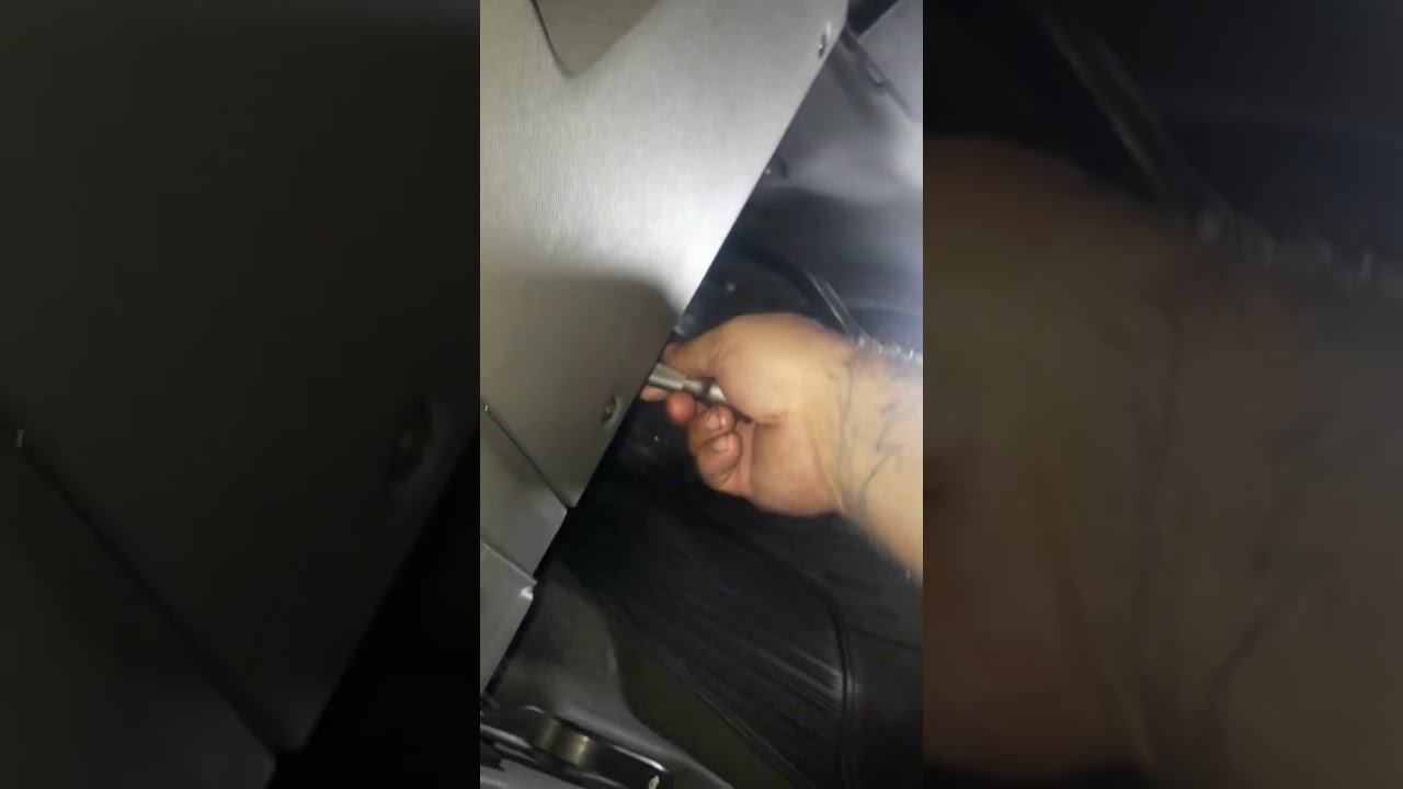 Como retirar o atuador de pedal  embreagem da Meriva