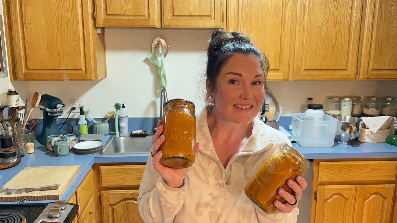 Welcome to my first ever YouTube video! Let’s chat and make pumpkin puree from my 2025 garden. 