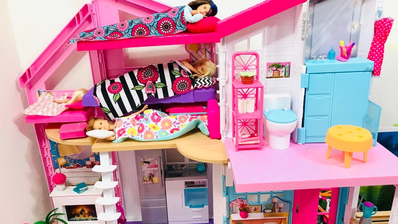 Barbie Skipper Stacie Chelsea Vacation Morning Routine in NEW Malibu Vacation House!