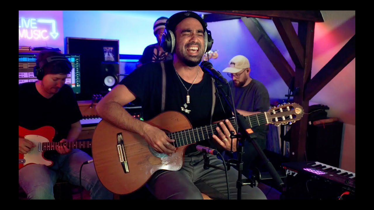 Attic Sessions feat. SEBASTIAN STURM - CATCH ME