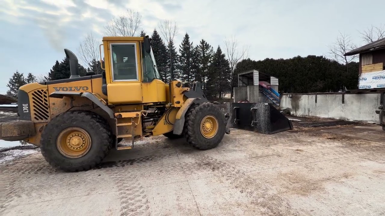 Lakeshore lot 403 Volvo L70E