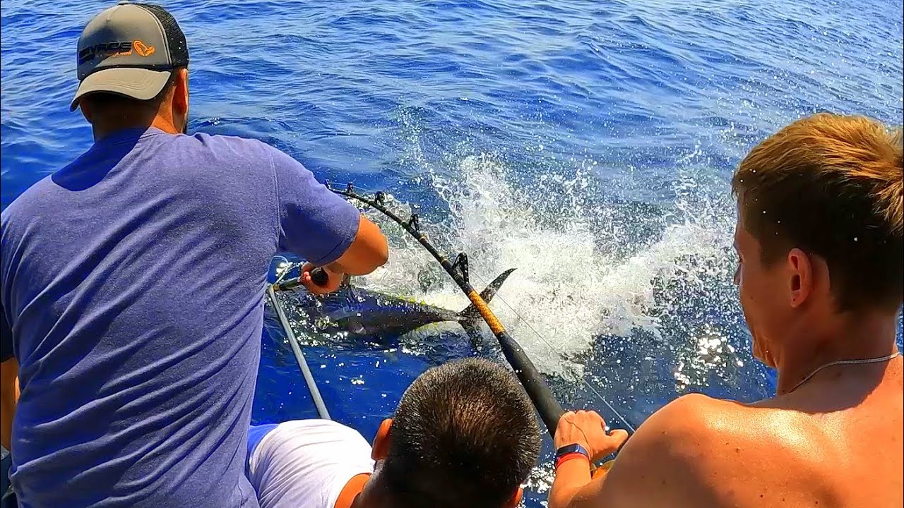 Рыба вытащила меня в море / Всего мы поймали 300 килограммов рыбы!!