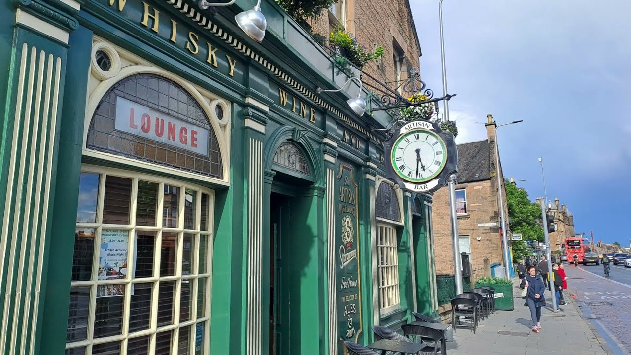 Edinburgh Pubs - Artisan Bar Abbey Hill - A local Hibs pub