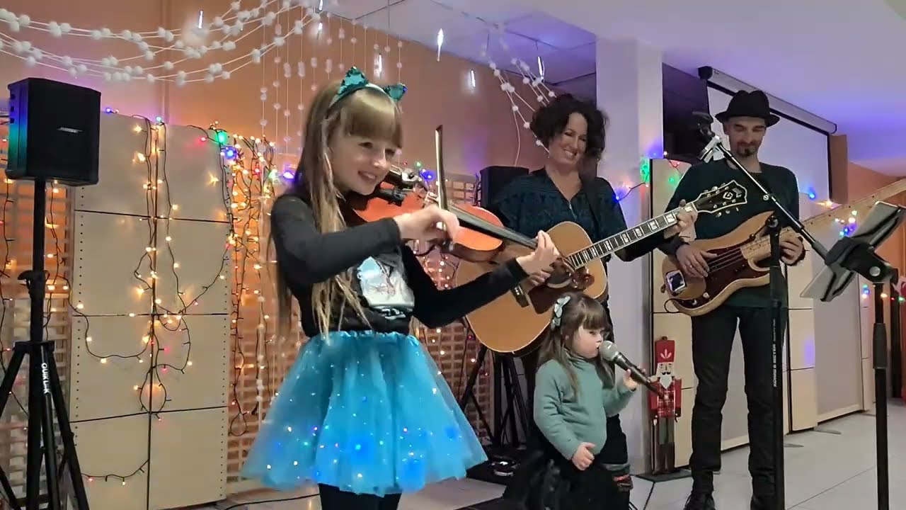 Naomi ( Trisomie 21) 4 ans chante l'Halleyuah de Léonard Cohen #downsyndrome #musicfamily