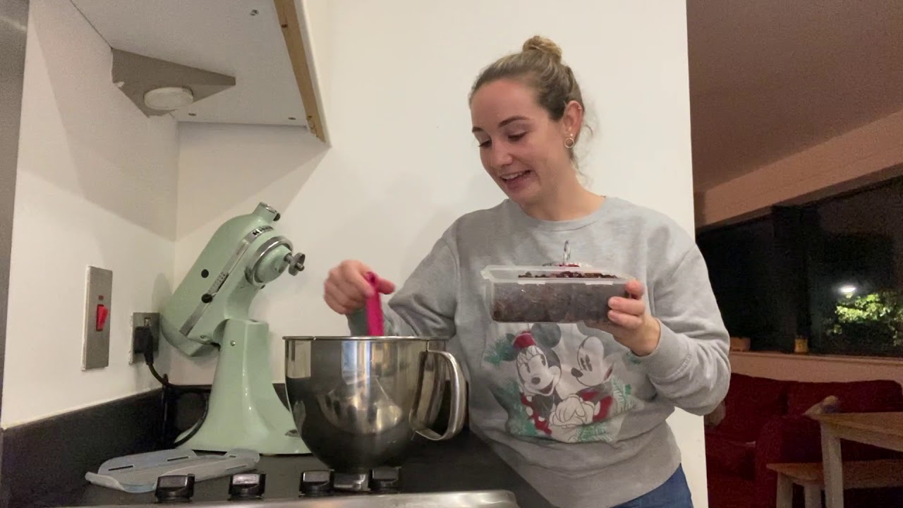 Christmas cake pt 1 | Christmas Recipe | Baking With Hayley