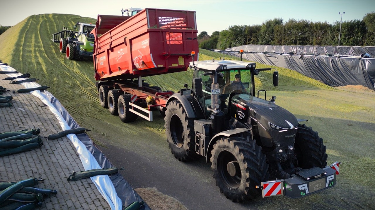 Maishäckseln 2025 🌽 JohnDeere 9900i Häcksler/ Fendt 930 & Claas Xerion Traktoren / XXL Maisernte