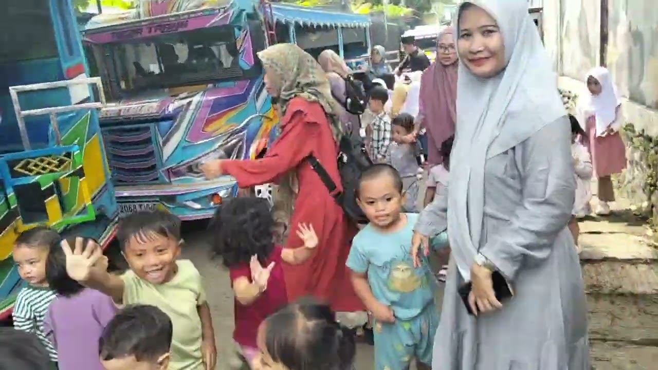 Bansos ke Panti Asuhan Al-Ikhlas Ampenan