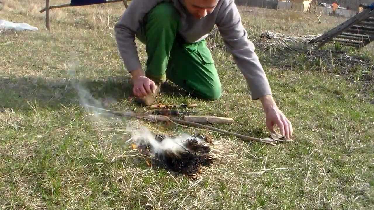Bow drill practice - tűzgyújtás íjas tűzfúróval