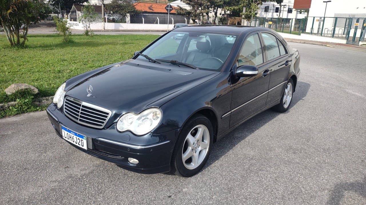 Mercedes C-320 2003 em perfeitas condições de uso e coleção. Confira este lindo carro em nosso canal