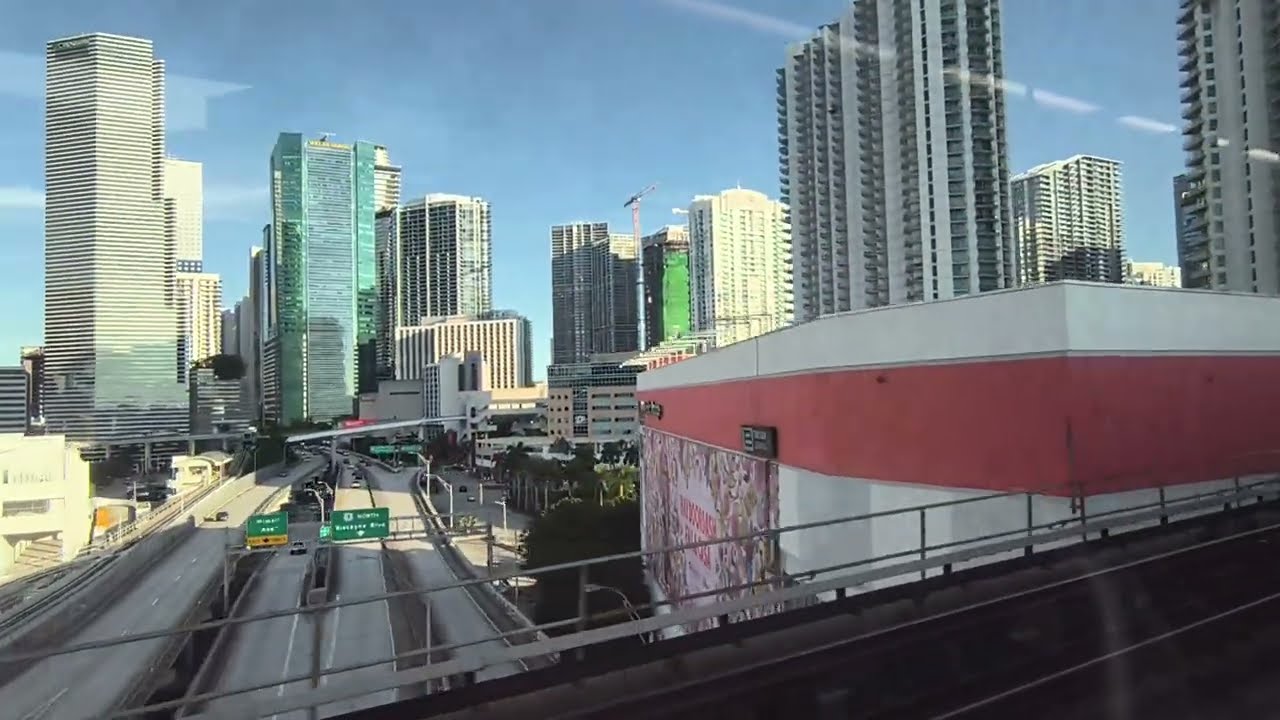Miami Metrorail: Southbound train Northside station to Dadeland North station