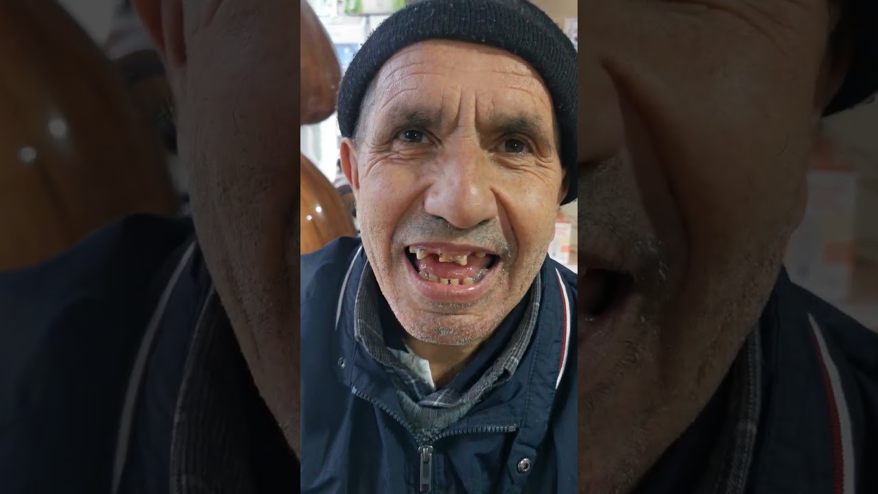 Mustafa saz çalacağım dedi tutturdu türküyü.
