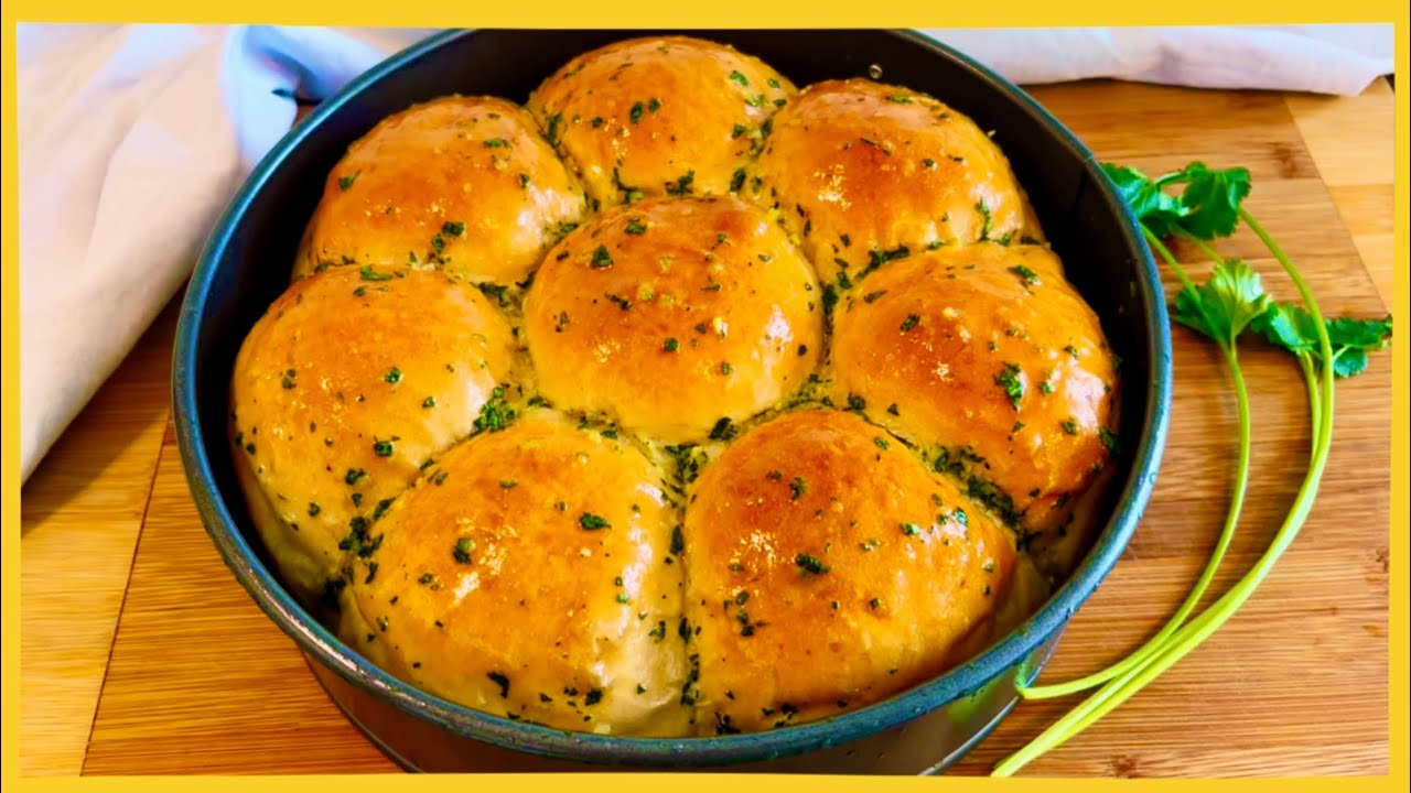 Ukrainian Garlic Bread / Pampushky / Ukrainian Traditional Bread 우크라이나 마늘빵 팜푸쉬카 / 우크라이나 전통빵