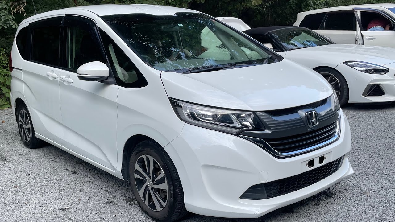 Honda Freed 2 поколения- достойный конкурент большим минивенам !