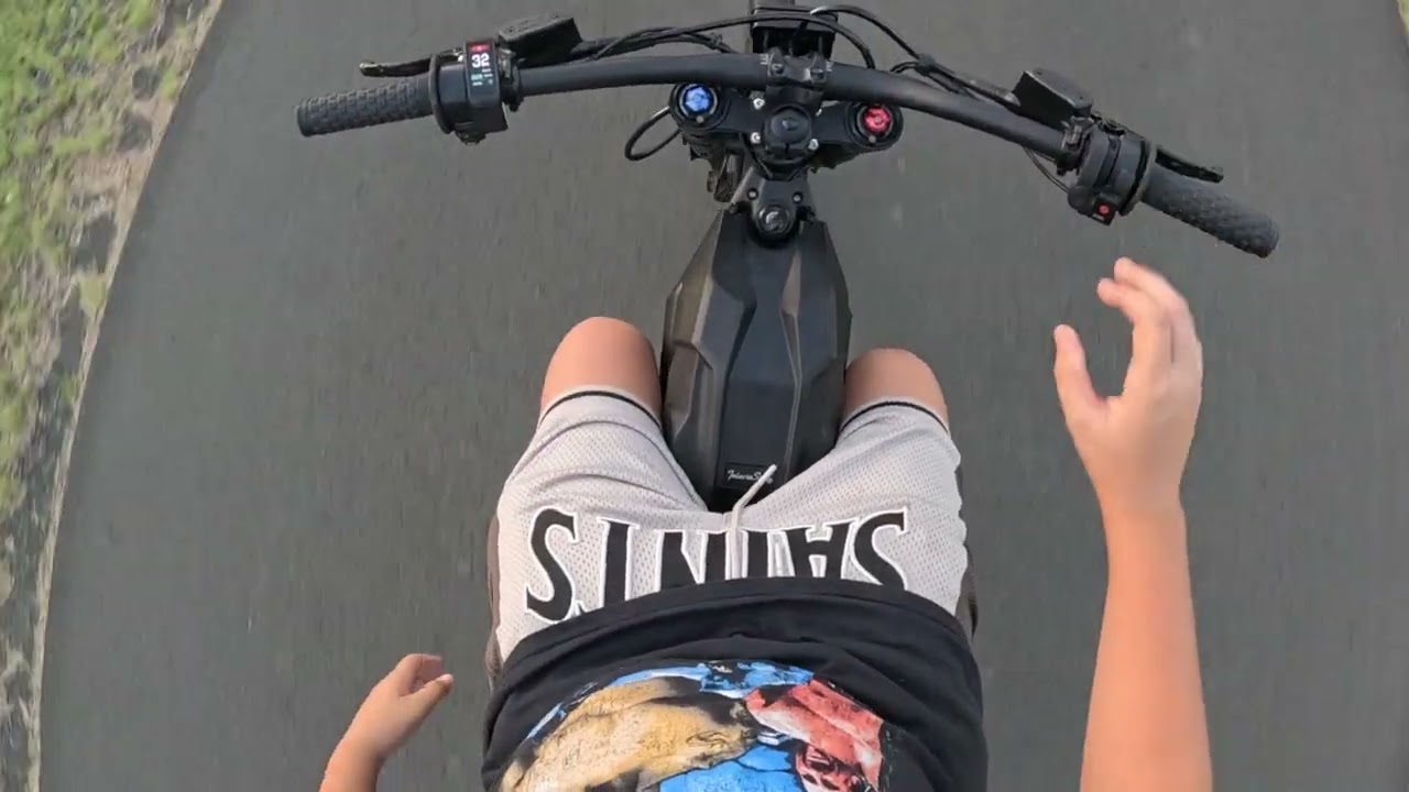First video of kid on talaria trying ti become famous #surron #talariamx5 #gopro #looped