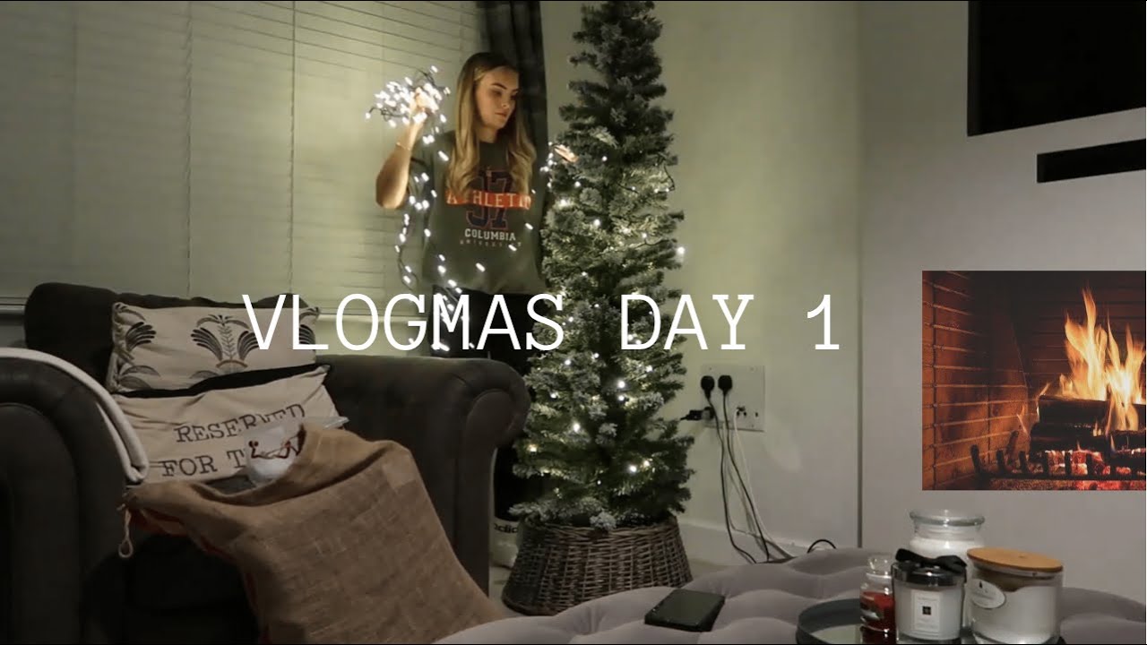 VLOGMAS 1 | decorating the Christmas tree!