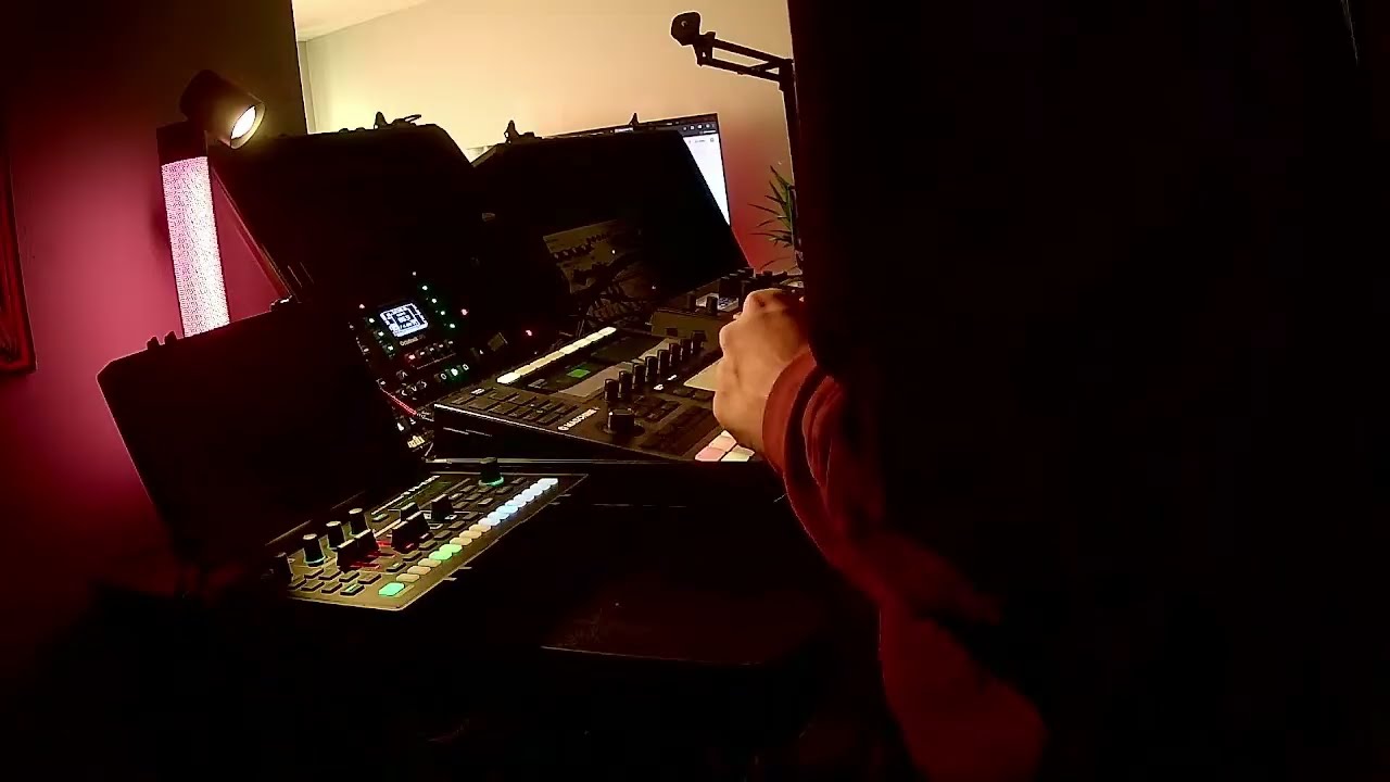 Making presets and chillin(Tr6s, Digitakt 2, td-3, Octatrack, Maschine)