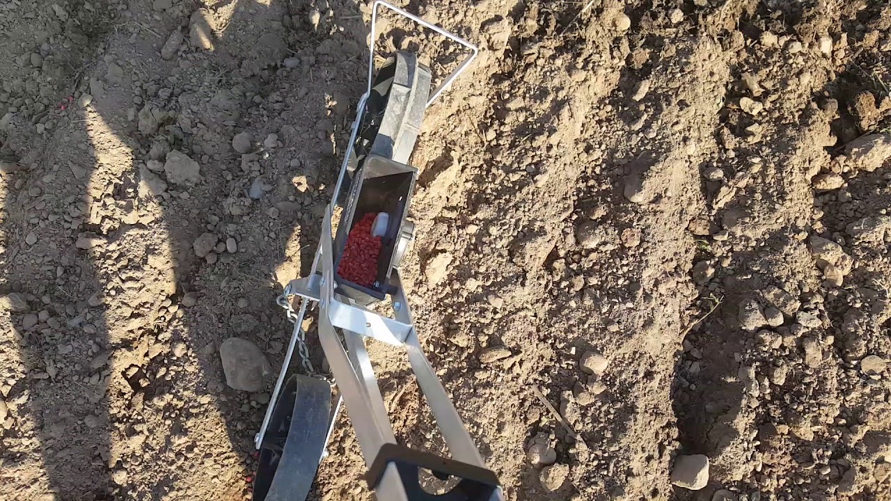 Earthway Precision Garden Seeder (Model 1001-B) - Product Review