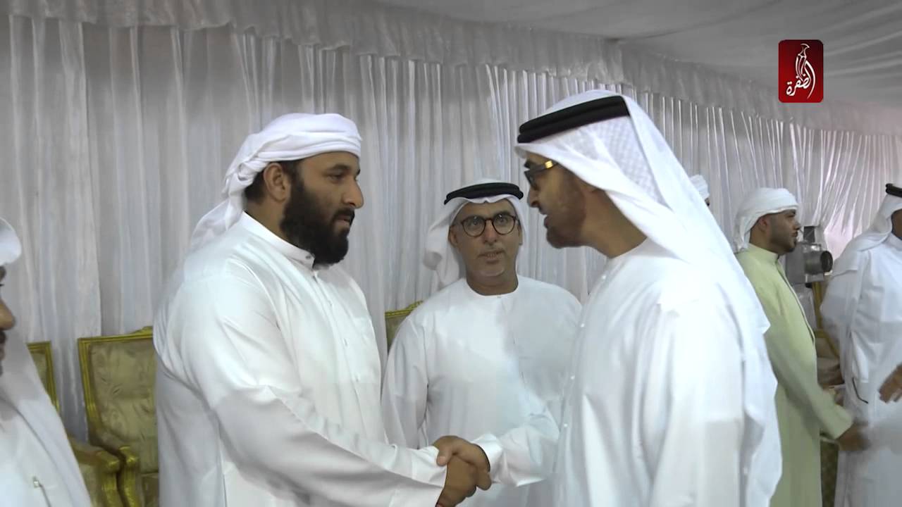 محمد بن زايد و منصور بن زايد و عبدالله بن زايد يقدمون واجب العزاء لأسرة و ذوي الشهيد علي البلوشي
