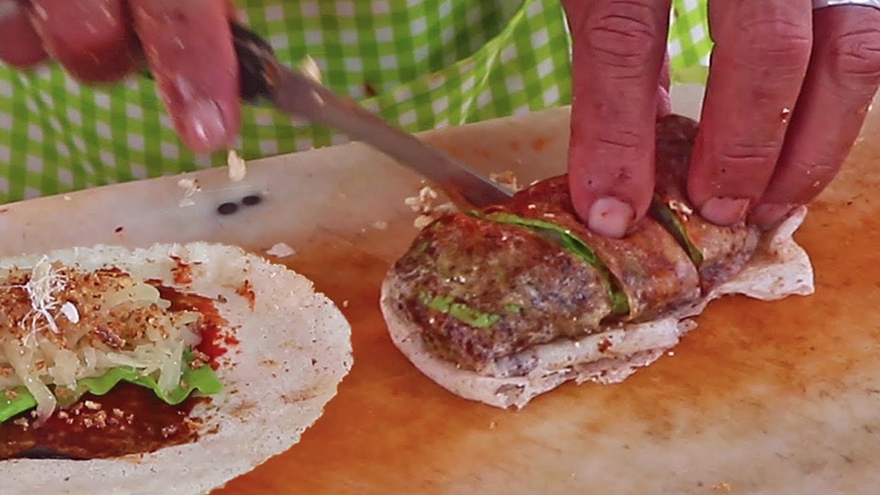 Malaysia Street Food: POPIAH (Chinese Fresh Spring Roll) in Penang
