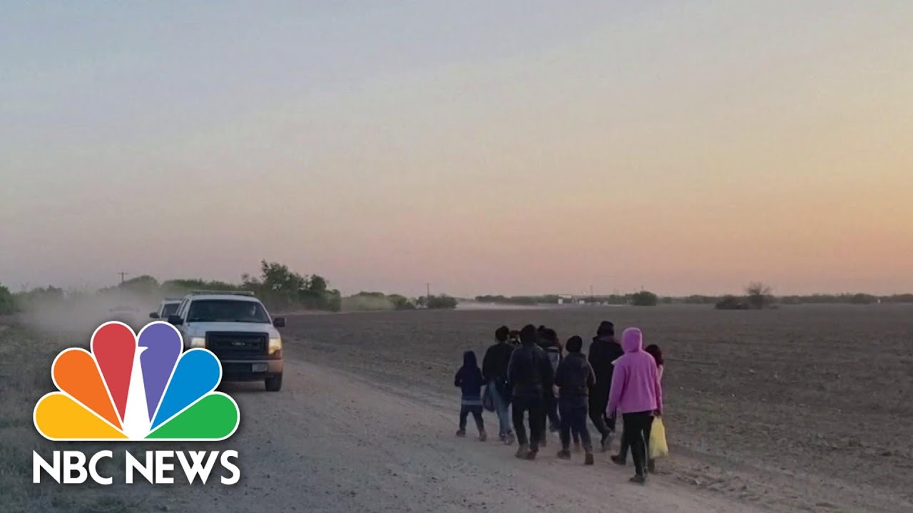Human Smugglers Use Facebook To Connect With Migrants Seeking Refuge In U.S. | NBC News NOW