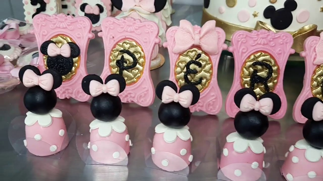 Personalizando doces minnie rosa com pasta de leite