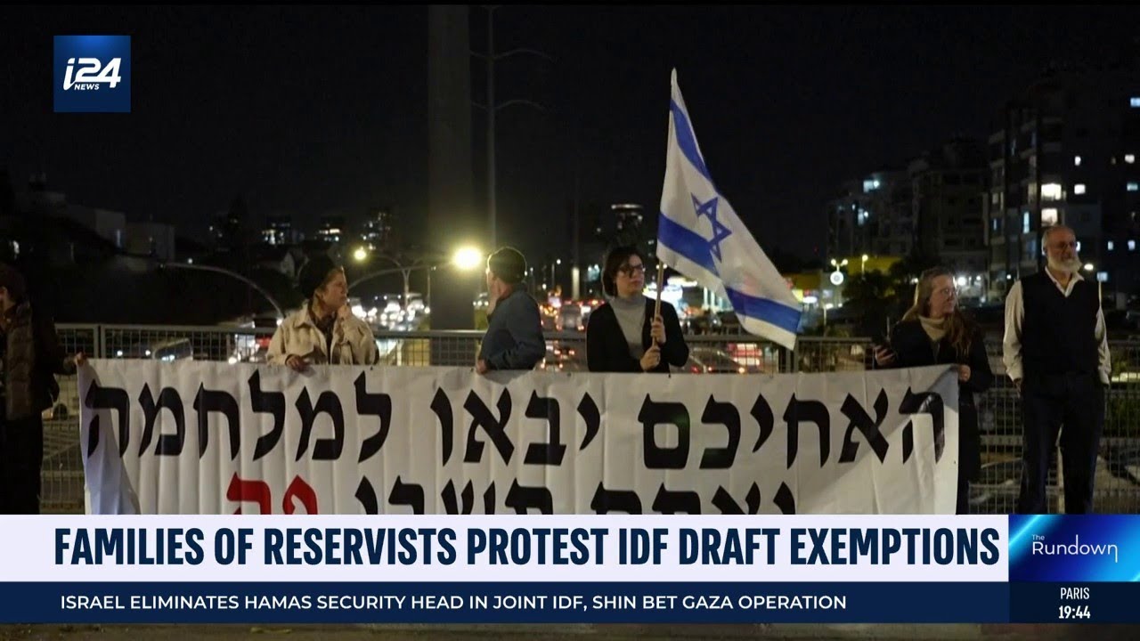 Families of reservists protest Haredi IDF draft exemptions
