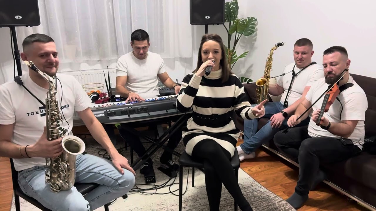 Formația Paul Pașca și Alina Roba Pașca - Polcă Bihor Live 🎷🎷🎷