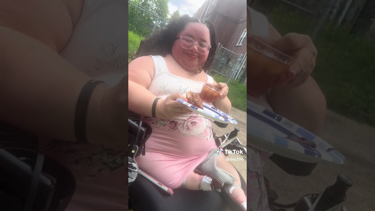 Cringe BBQ vlog featuring Antwon and Deja....Baby still in hospital after a YEAR!!