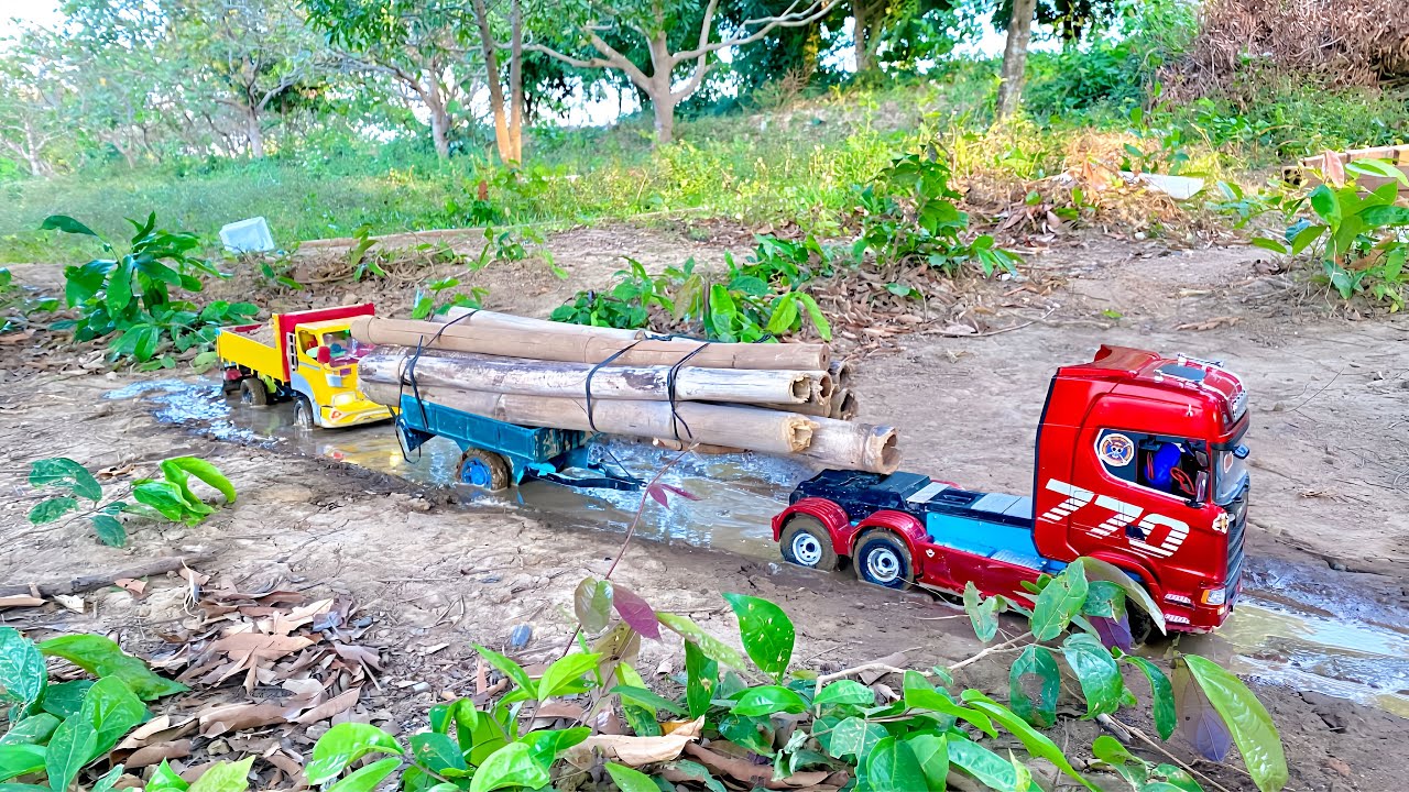 RC SCANIA Truck Rescue‼️ Towing a Stuck Wooden Log Trailer Truck in Deep Mud