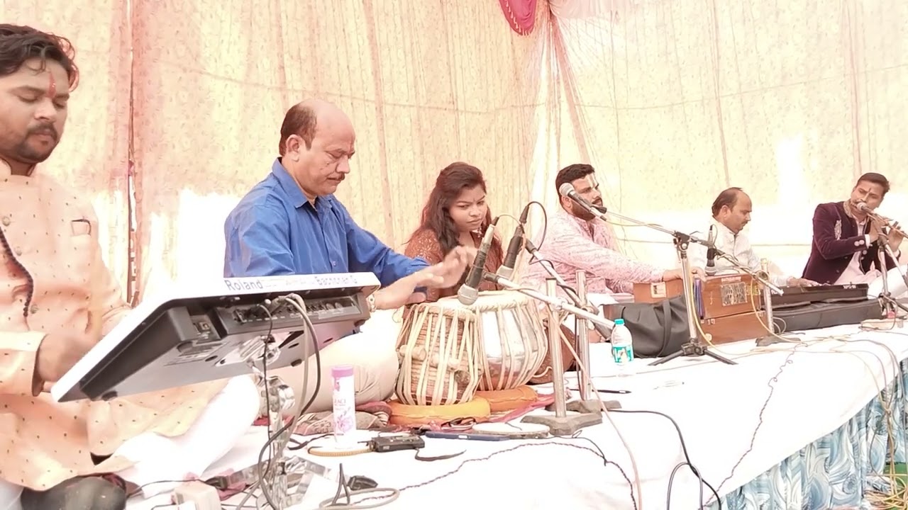 तुझे ढूंढती है ये पागल निगाहें
