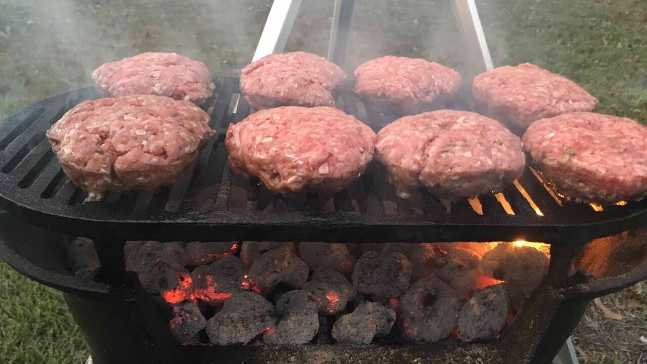 Как приготовить бургеры на гриле Lodge Sportsman's Grill
