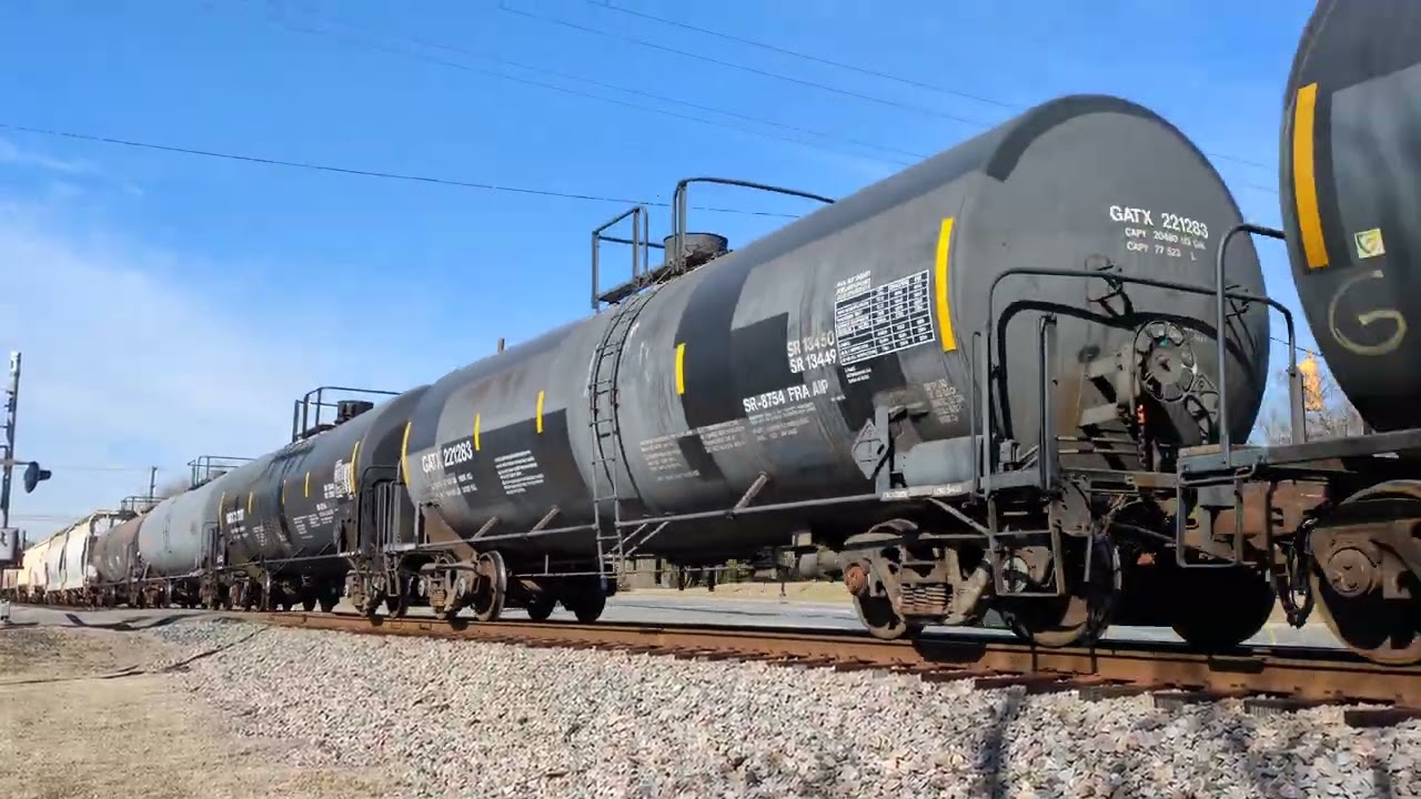 CSX M652  Manifest Train Through Mt Holly NC 