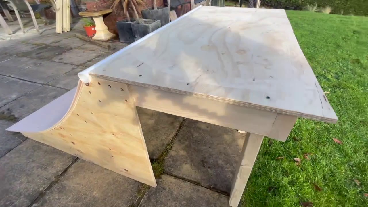 77 second skate ramp 1/4 pipe build