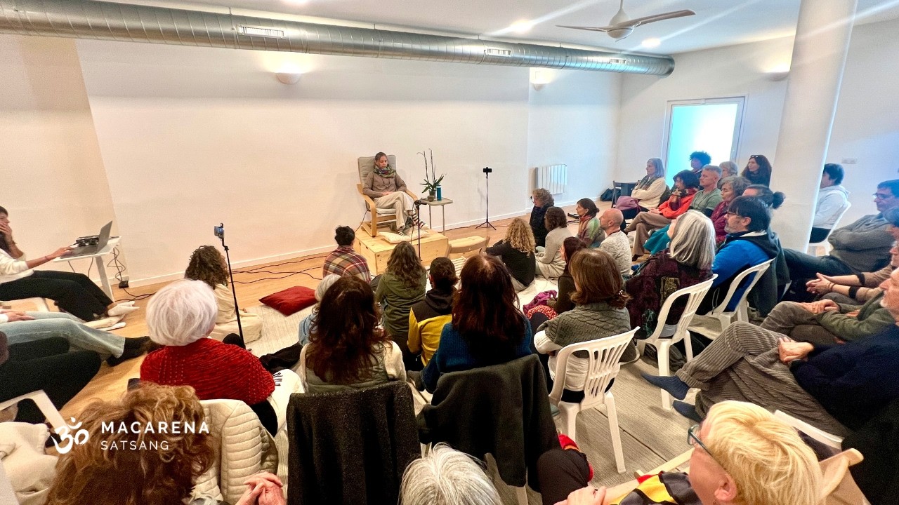 Satsang con Macarena.