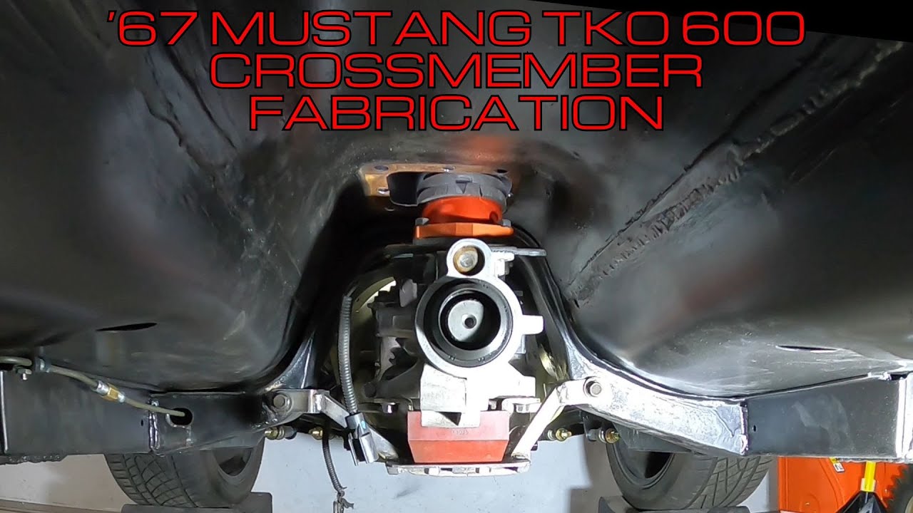 Замена двигателя на Ford Mustang TKO 600 1967 года: изготовление поперечины на заказ.